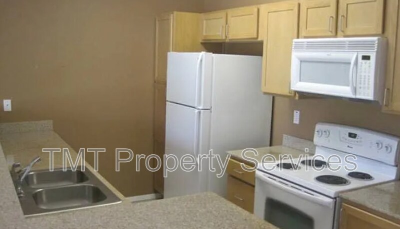 4200 E Commerce Way in Sacramento, CA - Building Photo