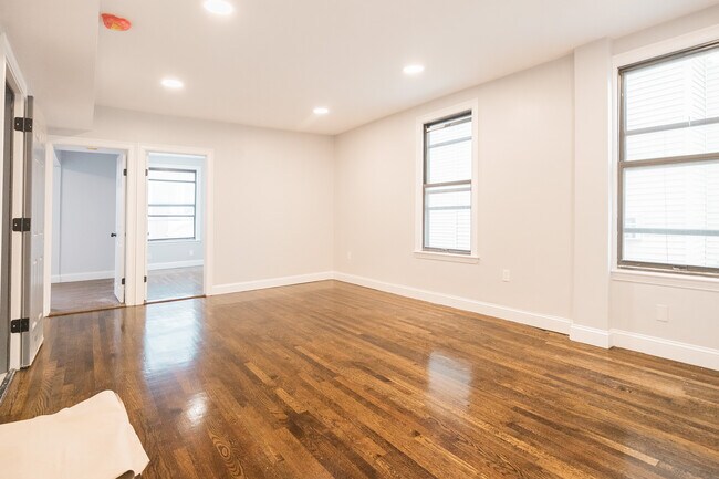 344 Saratoga St, Unit #2 in Boston, MA - Building Photo - Building Photo