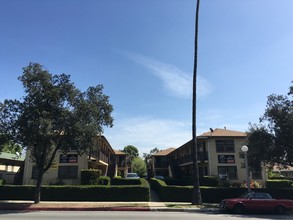 1910-1918 Lincoln Ave in Pasadena, CA - Building Photo - Building Photo