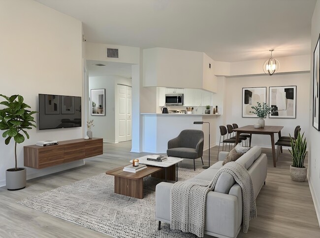 2725 Anzio Ct, Unit 304 in Palm Beach Gardens, FL - Foto de edificio - Building Photo