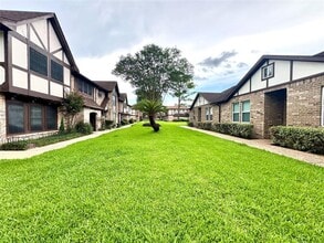 3811 Vista Rd in Pasadena, TX - Building Photo - Building Photo
