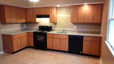 107 E Hillcrest Ln in Slatington, PA - Building Photo - Building Photo