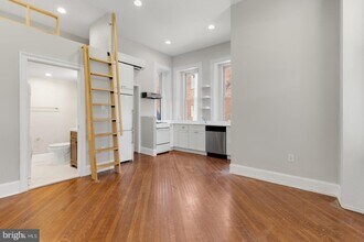 109 Carpenter Ln-Unit -1 in Philadelphia, PA - Building Photo - Building Photo