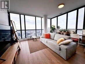 8 Charlotte St in Toronto, ON - Building Photo - Building Photo