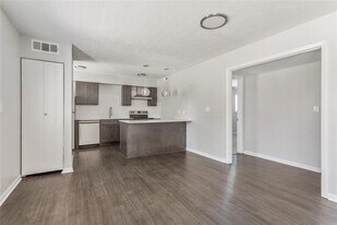 2810 Dorchester Dr in Oklahoma City, OK - Building Photo