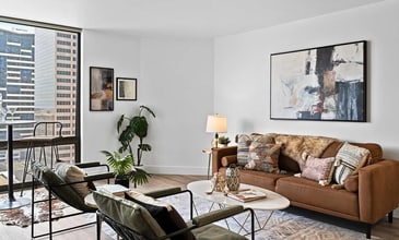 1625 Larimer St, Unit 1806 in Denver, CO - Building Photo - Building Photo