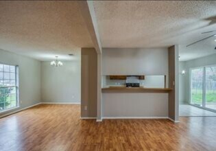 8119 Pinto Trail in San Antonio, TX - Building Photo - Building Photo