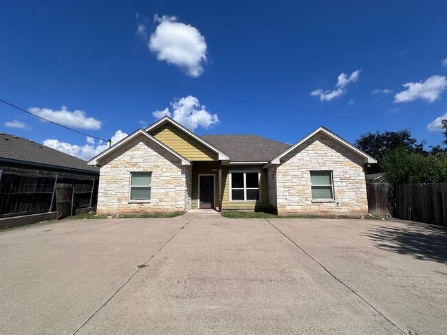 property at 2710 S 4th St
