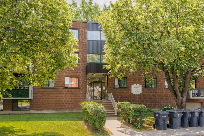 2100 Keller Boul in St. Laurent, QC - Building Photo - Building Photo
