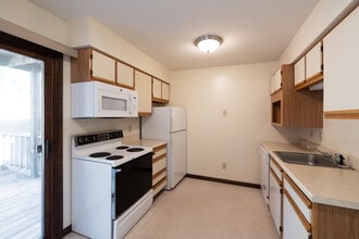 Serafini Village in Albany, NY - Foto de edificio - Interior Photo