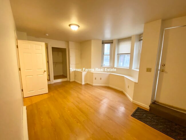 2 Shepherd Ave, Unit 3 in Boston, MA - Building Photo - Building Photo