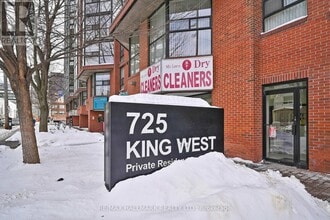 725-725 King St W in Toronto, ON - Building Photo - Building Photo