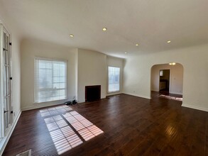 1113 S Highland Ave in Los Angeles, CA - Foto de edificio - Building Photo
