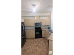 4304 139 Ave NW in Edmonton, AB - Building Photo - Building Photo