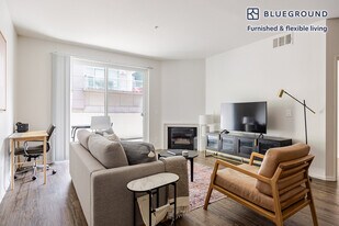 13603 Marina Pointe Dr in Marina Del Rey, CA - Building Photo