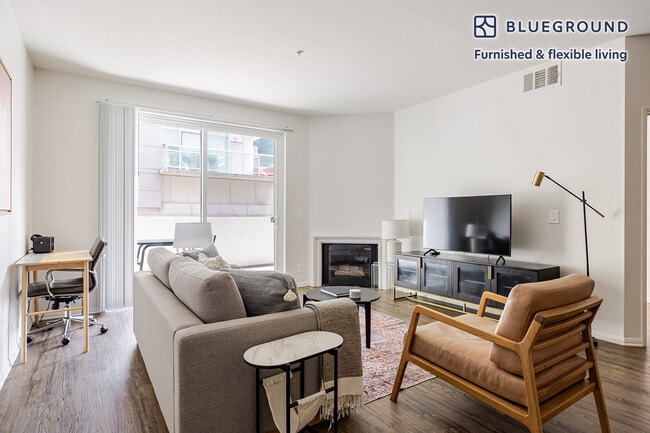 13603 Marina Pointe Dr