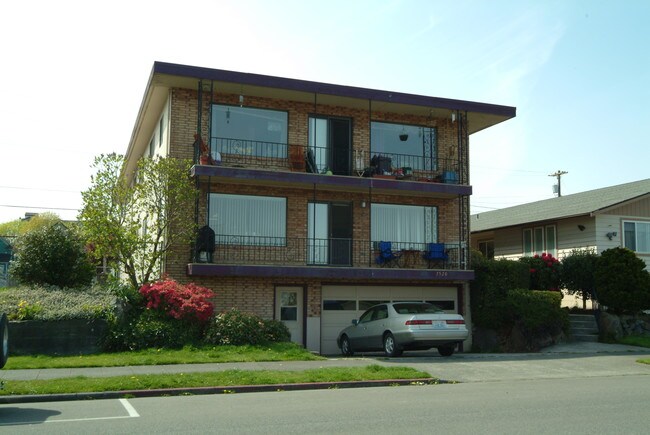 2520 Rockefeller Ave in Everett, WA - Foto de edificio - Building Photo