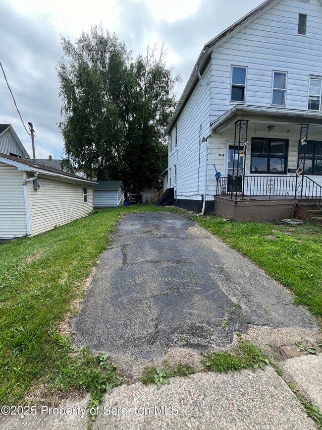 161 E Parker St in Scranton, PA - Building Photo - Building Photo