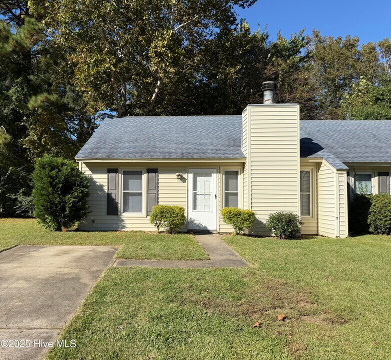133 Twin Wood Dr in Havelock, NC - Building Photo