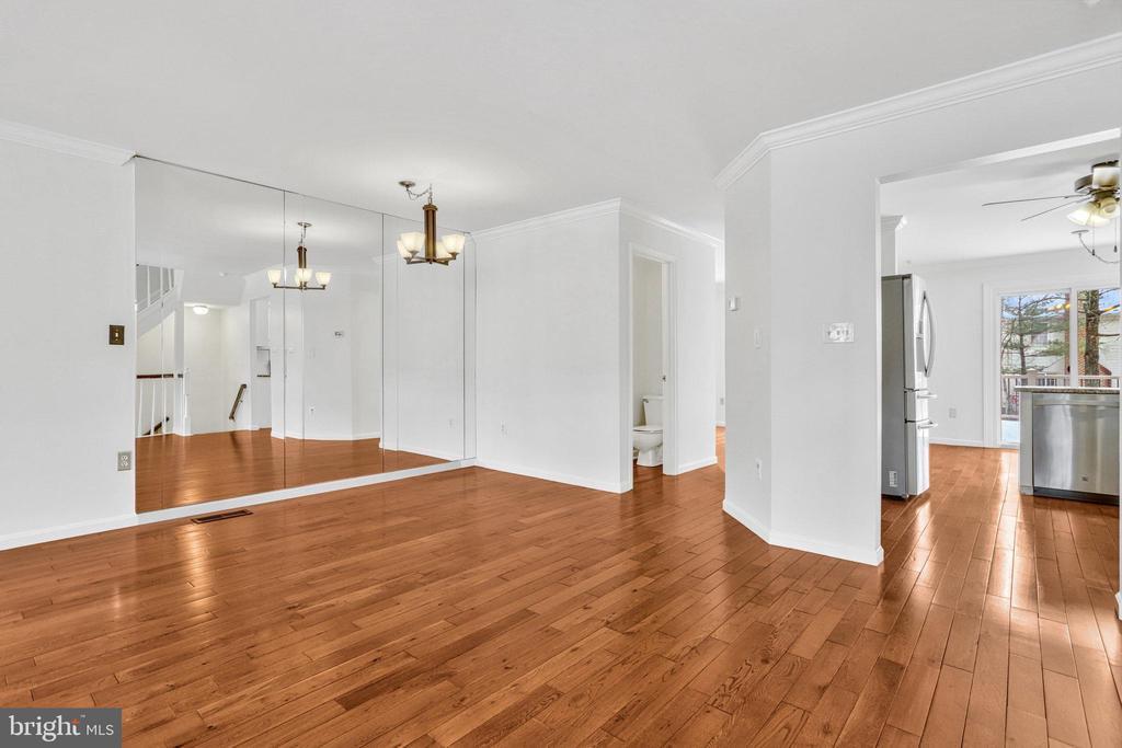 7413 Salford Ct in Alexandria, VA - Building Photo