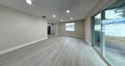 3011 N 43rd St in Tampa, FL - Building Photo - Building Photo