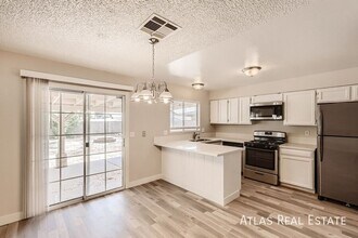 5370 Bridgette Way in Las Vegas, NV - Building Photo - Building Photo