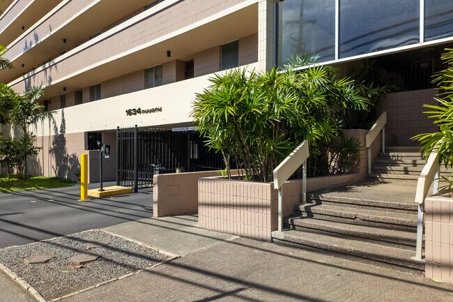 1634 Nuuanu Ave in Honolulu, HI - Building Photo - Building Photo