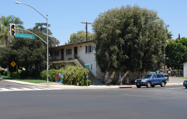 La Mesa Apartments