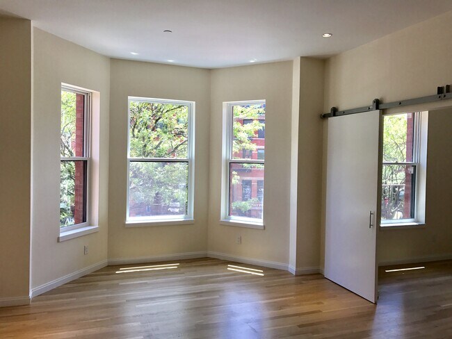 209 Newbury St, Unit 2