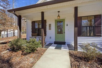 7621 Maple Pl in Murrayville, GA - Building Photo - Building Photo