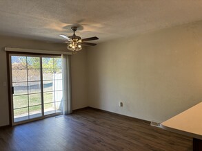 2109 Hummingbird Dr in Dubuque, IA - Building Photo - Building Photo