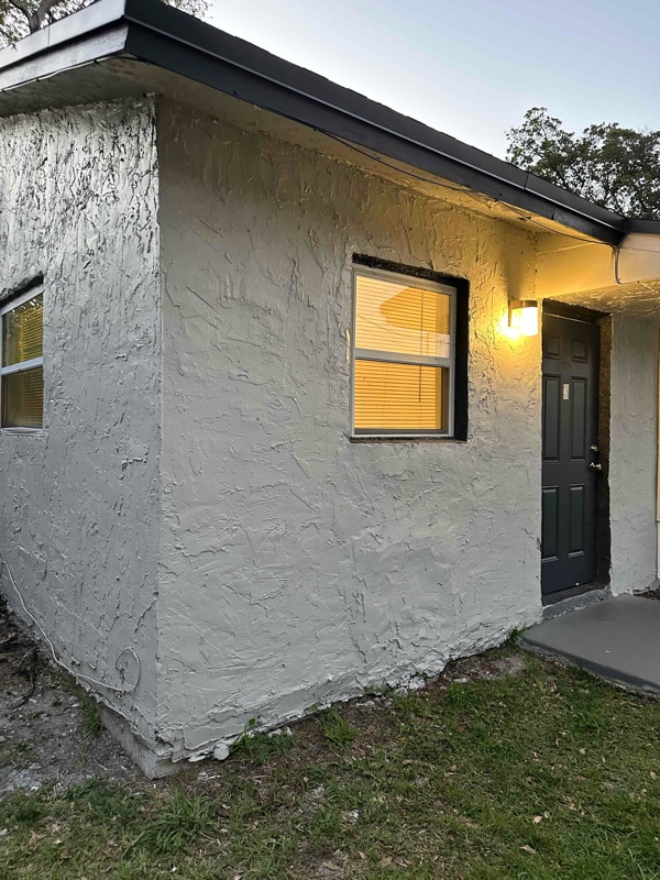 2720 NW 13th St in Fort Lauderdale, FL - Foto de edificio - Building Photo