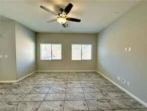 2877 Glass Vine Ct in Las Vegas, NV - Foto de edificio - Building Photo