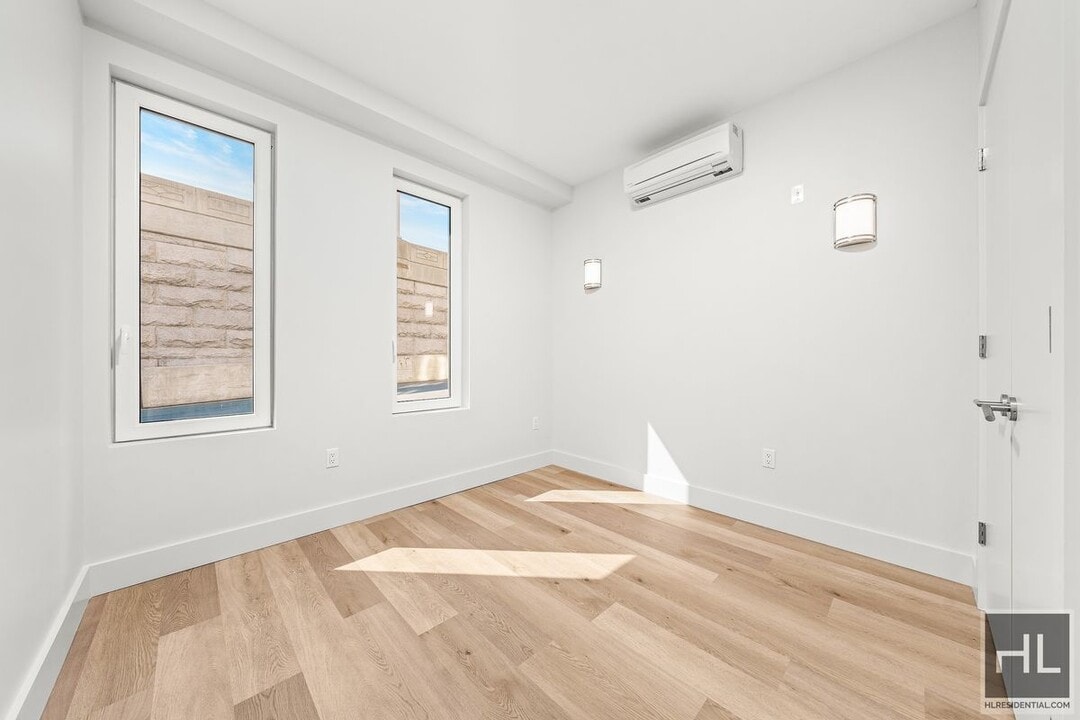 91 Bruckner Blvd in Bronx, NY - Building Photo