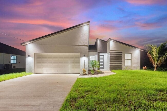 1251 Dustin Rd in North Port, FL - Building Photo - Building Photo