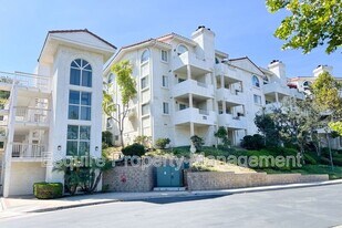 2713 Antonio Dr in Camarillo, CA - Building Photo