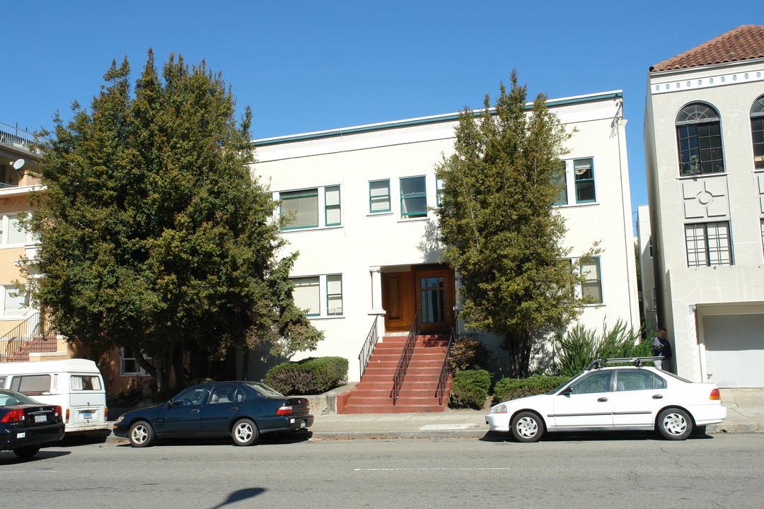 2119 Hearst Ave in Berkeley, CA - Foto de edificio