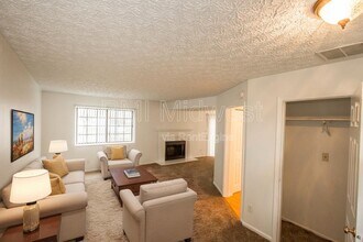 1838 Keystone Lakes Dr in Indianapolis, IN - Building Photo - Building Photo