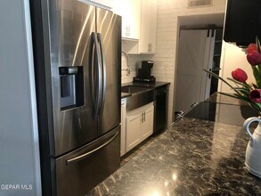 252 SHADOW MOUNTAIN Dr-Unit -D10 in El Paso, TX - Building Photo - Building Photo