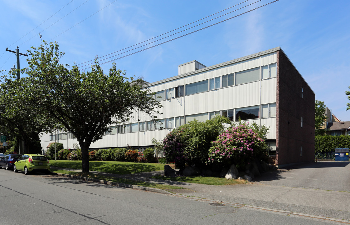 Reid Manor in Vancouver, BC - Building Photo