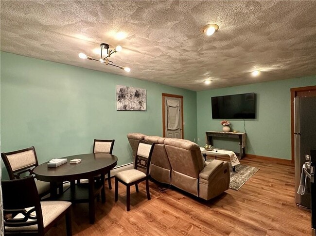 44 Beatrice Ave in Warwick, RI - Building Photo - Building Photo