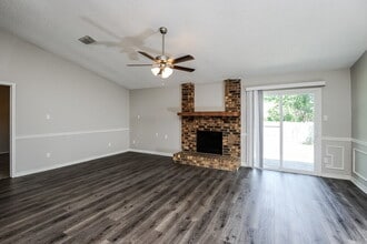 7401 Meadow Creek Dr in Fort Worth, TX - Building Photo - Building Photo