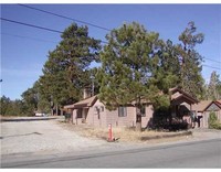 40051 Forest Rd in Big Bear Lake, CA - Foto de edificio - Building Photo