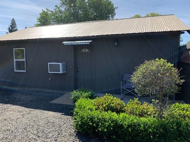 785 W 11th Ave in Chico, CA - Building Photo - Building Photo