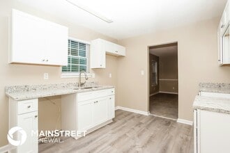 3773 Kathryn Dr SW in Atlanta, GA - Building Photo - Building Photo