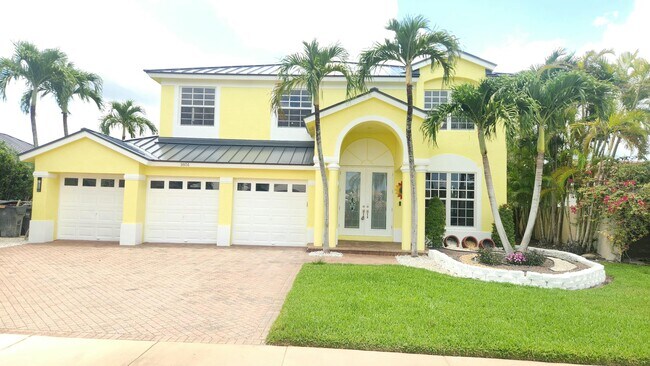 property at 1851 Corsica Dr