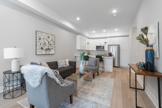 Washington Court (52 W) in Philadelphia, PA - Building Photo - Interior Photo