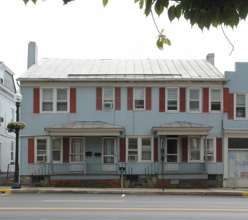 252-254 W Main St in Bloomsburg, PA - Foto de edificio