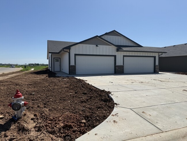 property at 2000 N Reece Ct