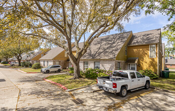 Chardonnay Village in Kenner, LA - Foto de edificio - Building Photo